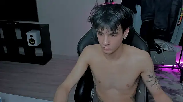 Snapshot of MarkBrowniii chatting on March 4, 6:04 am MarkBrowniii online show from March 4, 6:04 am