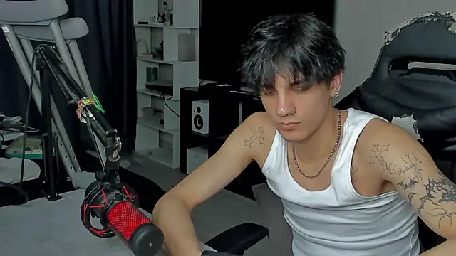 Snapshot of MarkBrowniii chatting on September 14, 3:08 am MarkBrowniii online show from September 14, 3:08 am