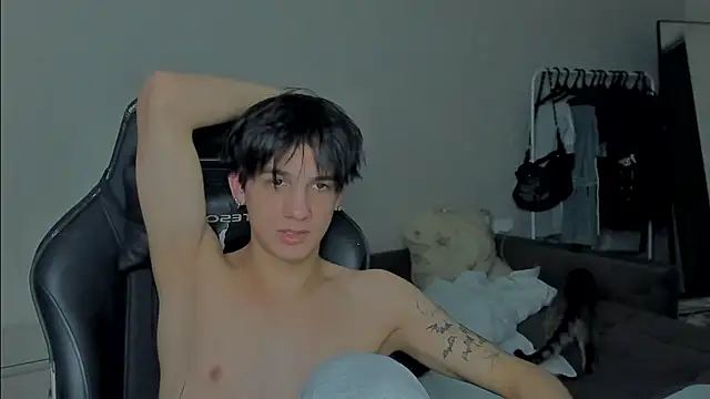 Snapshot of MarkBrowniii chatting on December 29, 10:03 pm MarkBrowniii online show from December 29, 10:03 pm