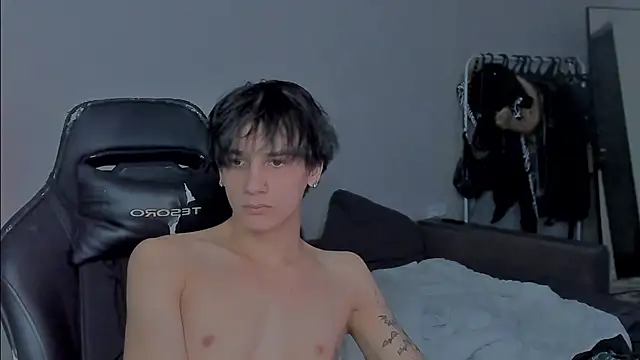 Snapshot of MarkBrowniii chatting on January 15, 8:26 pm MarkBrowniii online show from January 15, 8:26 pm