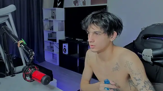 Snapshot of MarkBrowniii chatting on September 23, 5:51 am MarkBrowniii online show from September 23, 5:51 am