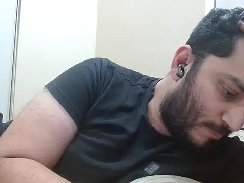 robintoit online show from November 17, 5:38 pm