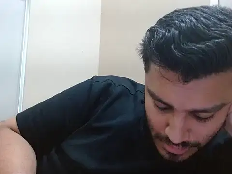 robintoit online show from March 29, 5:40 am