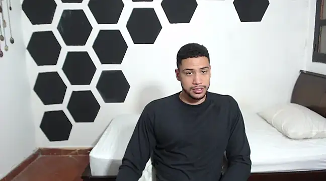 Jhors  Collens online show from February 7, 6:03 am