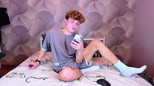 Ian Flor online show from November 23, 6:30 pm