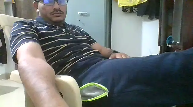 naughtymike0007 online show from January 6, 4:44 pm