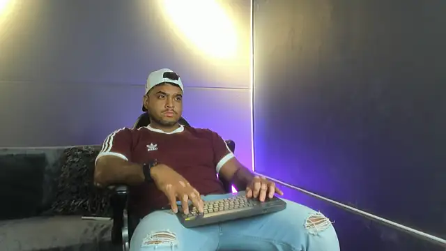 Big furry bear13 online show from December 23, 8:01 am