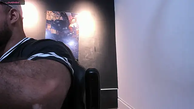 Big furry bear13 online show from February 11, 6:40 am