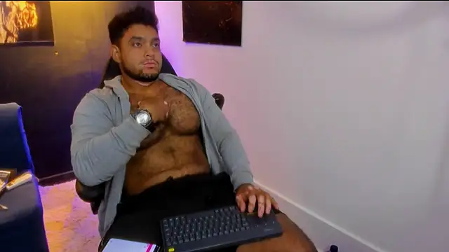 Big furry bear13 online show from November 25, 5:20 am