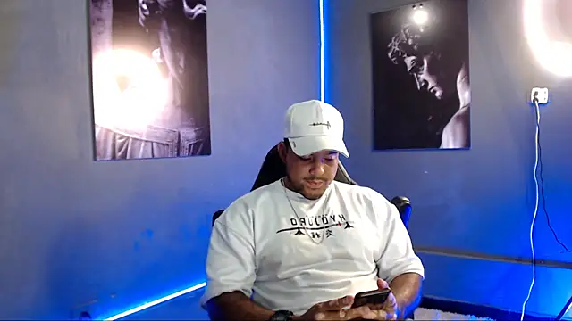 Big furry bear13 online show from September 22, 5:07 am