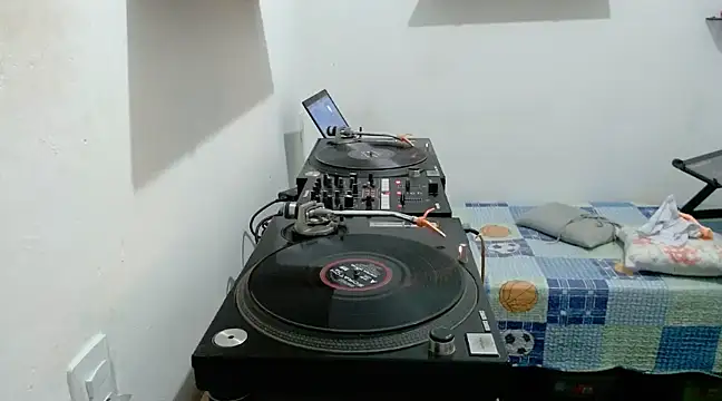 O PanteraNegra Camboy online show from February 8, 11:57 pm