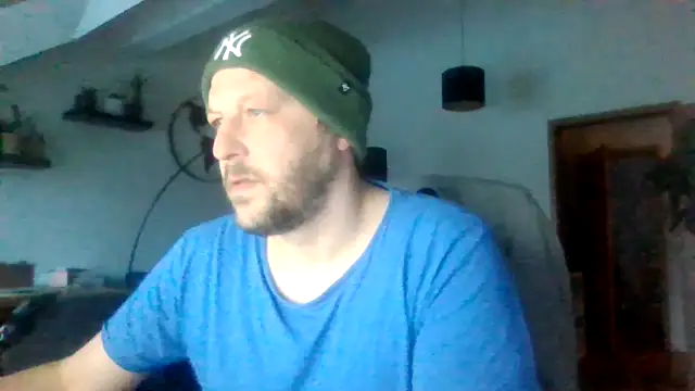 BennyLommy online show from February 9, 3:38 pm