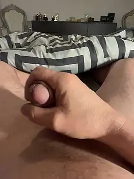 Snapshot of moi_seul chatting on February 1, 11:37 pm moi seul online show from February 1, 11:37 pm