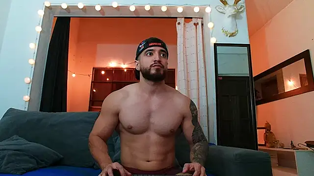 AndrewMartinez online show from December 3, 11:57 pm