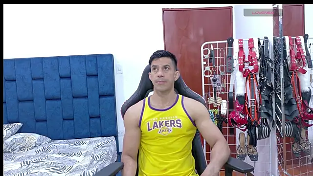 JoseRumbero26 online show from April 15, 1:33 pm