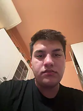 lacikaboyy online show from February 9, 9:39 pm