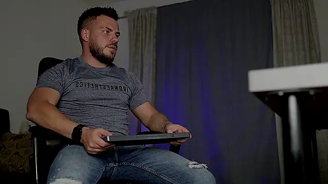 juliusmasters online show from September 30, 8:34 pm