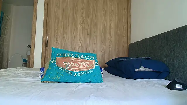 ALEJANDRO BIGCOCK online show from February 4, 4:46 pm