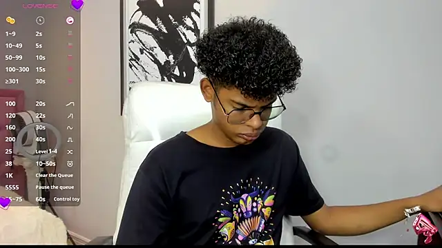 boylittle19cm online show from October 2, 12:42 pm