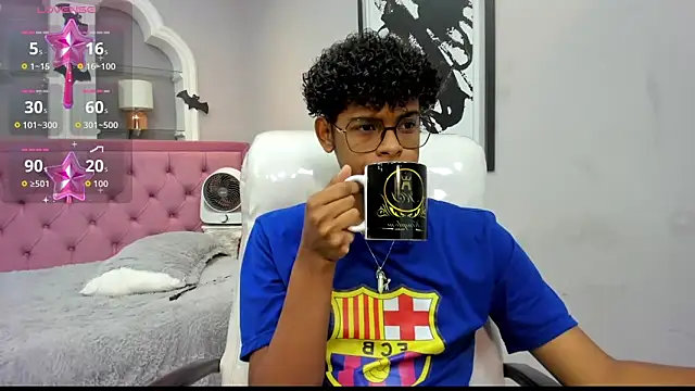 boylittle19cm online show from October 21, 12:30 pm