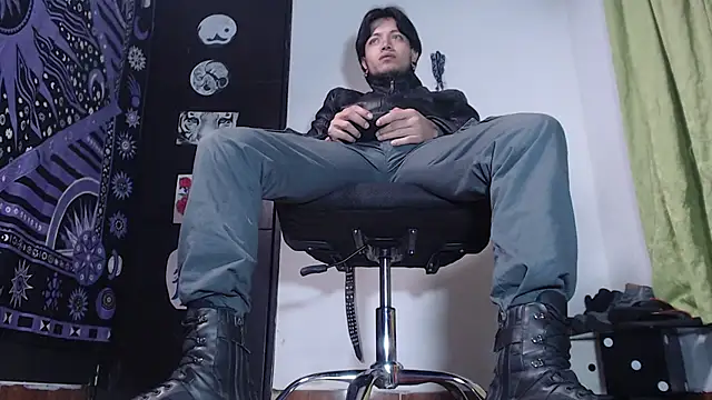 Dicaprioo  online show from December 12, 11:47 pm