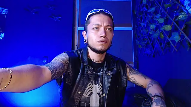 Dicaprioo  online show from November 13, 2:27 am