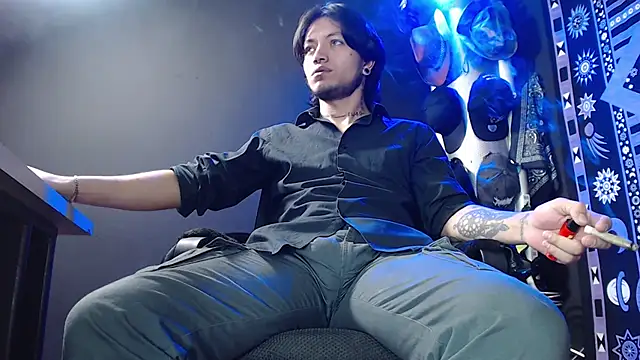 Dicaprioo  online show from February 25, 4:00 pm