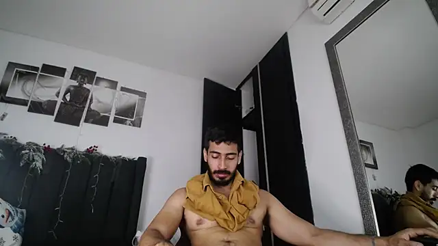 Snapshot of muscle_ares chatting on December 8, 1:14 pm muscle ares online show from December 8, 1:14 pm