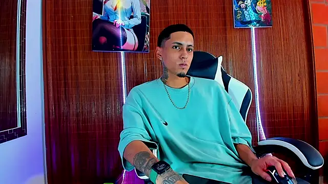 Liam lee online show from February 4, 7:42 pm