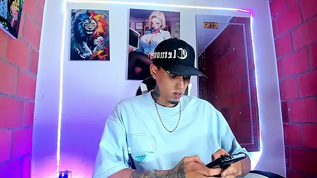 Liam lee online show from March 10, 11:55 pm