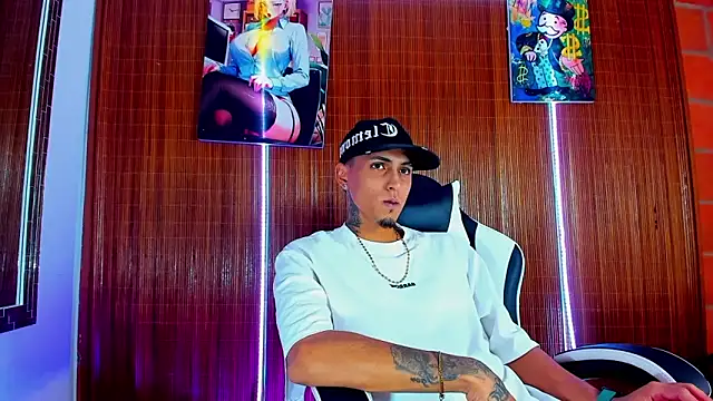 Liam lee online show from February 5, 9:00 pm