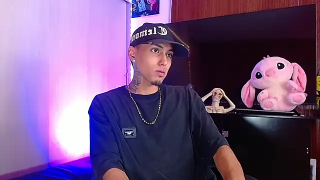 Liam lee online show from December 5, 4:25 pm