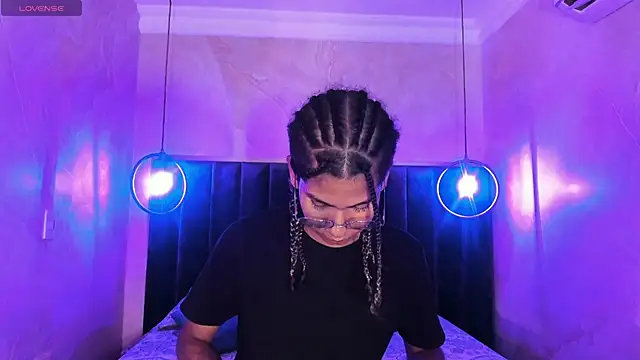 Maxim-Walker online show from November 22, 3:17 am