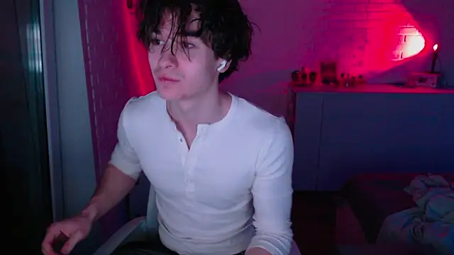 MarkusDean online show from April 14, 7:13 pm