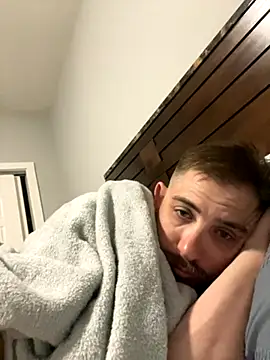 Snapshot of caliguy37 chatting on October 29, 3:42 am caliguy37 online show from October 29, 3:42 am