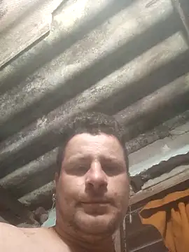 TusOjitosClaros69 online show from January 16, 5:00 am