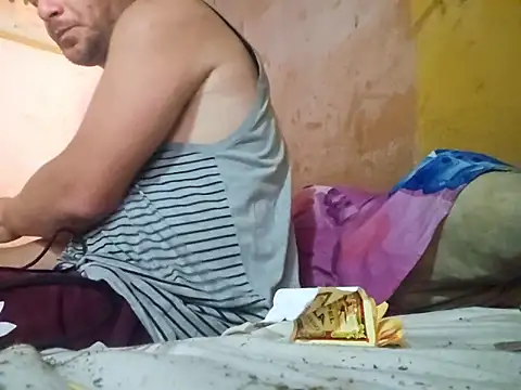 TusOjitosClaros69 online show from September 29, 5:20 pm