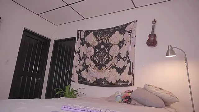 simonbane01 online show from October 23, 8:23 pm