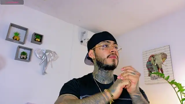 JordanSmiith  online show from March 2, 8:16 pm