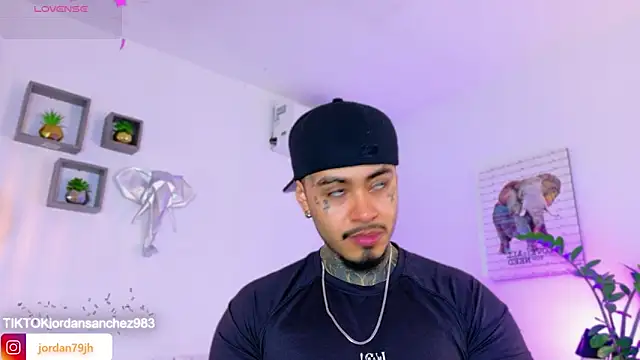 JordanSmiith  online show from March 27, 9:05 pm