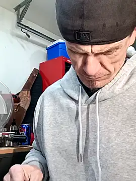 Snapshot of ironwood420 chatting on December 18, 12:07 pm ironwood420 online show from December 18, 12:07 pm