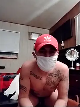 Snapshot of prettyboi6992 chatting on February 8, 7:15 am prettyboi6992 online show from February 8, 7:15 am
