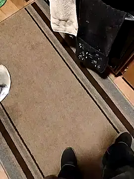 Snapshot of fukurbutt chatting on December 6, 2:02 am fukurbutt online show from December 6, 2:02 am