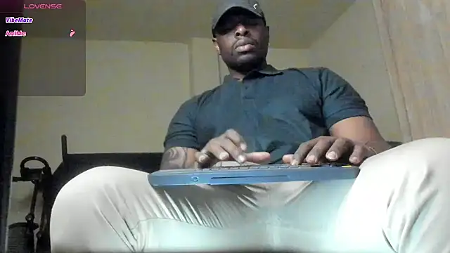 thomas santtos1 online show from July 12, 2:52 pm