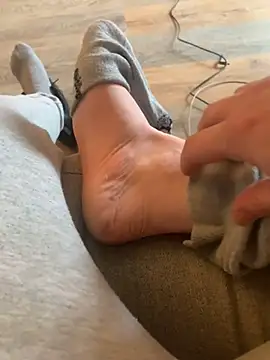 footsy35 online show from March 31, 8:05 am