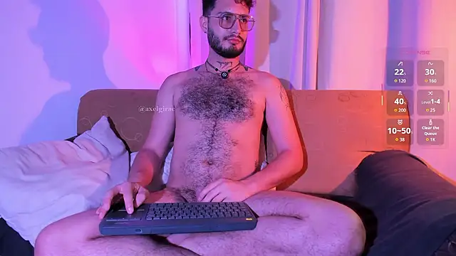 axel giracr online show from March 10, 9:10 pm