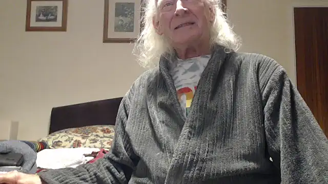 WaverlyKernow online show from November 24, 3:02 pm