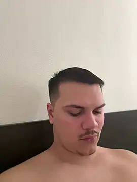 Cocoonefiree online show from February 20, 4:46 pm