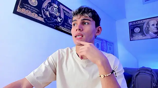 Snapshot of EstebanPerez_ chatting on December 2, 12:16 pm EstebanPerez online show from December 2, 12:16 pm