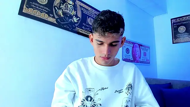 Snapshot of EstebanPerez_ chatting on December 7, 12:13 pm EstebanPerez online show from December 7, 12:13 pm